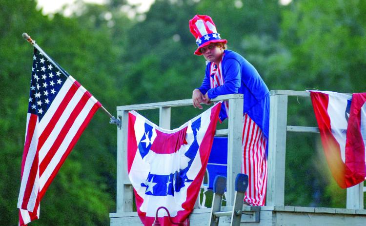Independence Day lights up Lake Sinclair