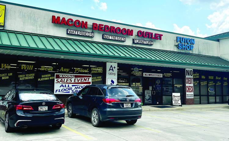 Macon &amp; Robins Bed &amp; Mattress has major brands of mattresses for customers to choose from.