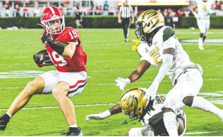 Georgia tight end Brock Bowers leads the team in receptions and receiving yards after Saturday’s win over UAB. CHARLES JORDAN/Contributed