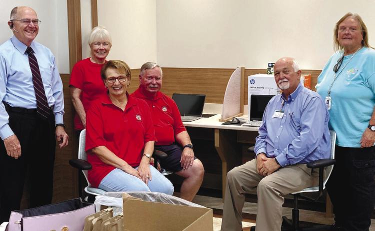 Elks donate laptops to War Veterans Home
